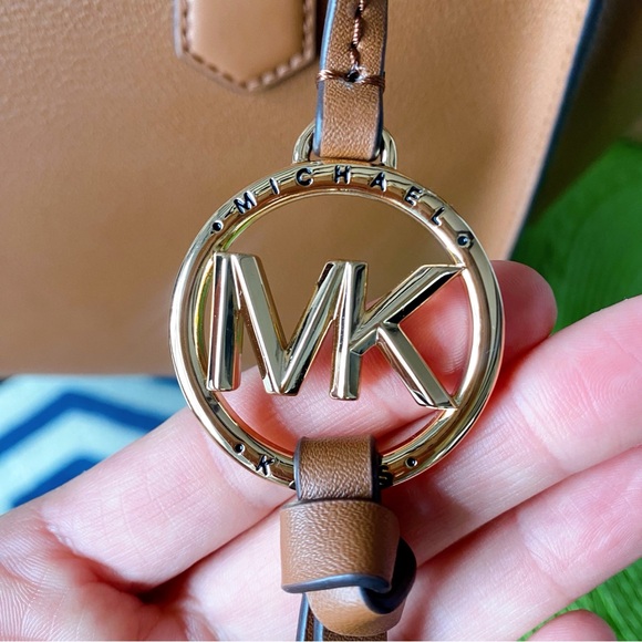 👜 MICHAEL KORS TAN LEATHER LARGE KRIS LUGGAGE TOTE! - Picture 12 of 15